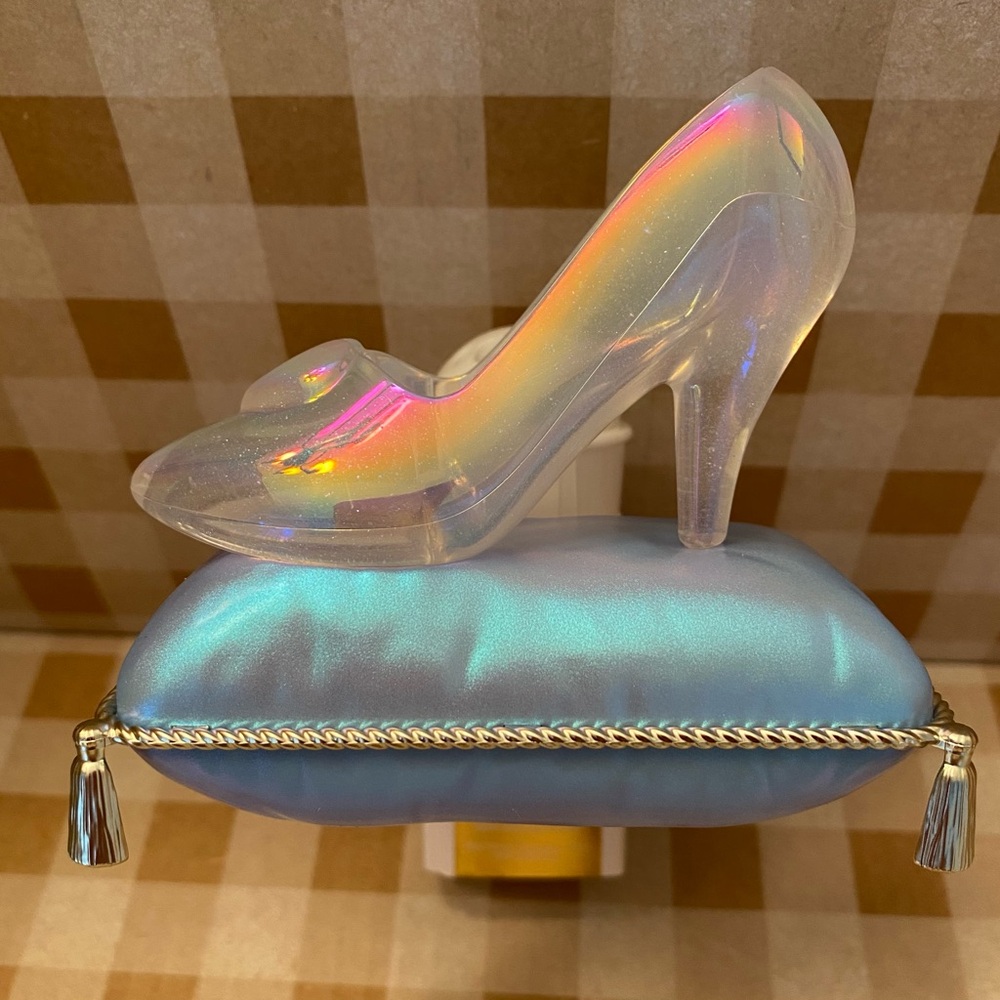Bath & Body Works Disney Princess Cinderella Slipper Light Up Wallflower **NEW**